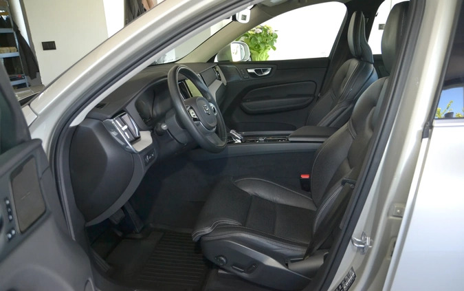 Volvo XC 60 cena 178999 przebieg: 114250, rok produkcji 2021 z Staszów małe 562